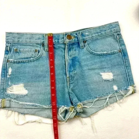 BDG Mid-Rise Tomgirl Button Fly Cheeky Denim Fray Cuffed Jean Short Size 27 - Picture 12 of 13